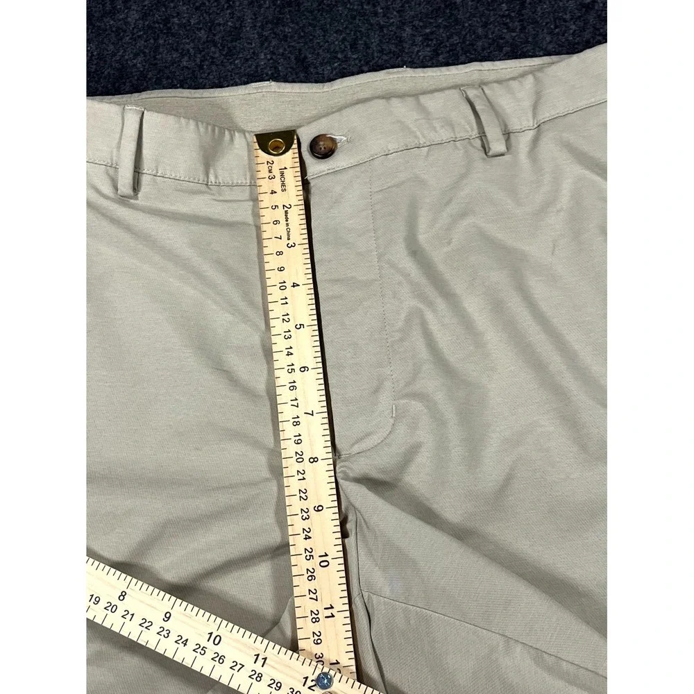 Greg Norman Golf Shorts Men 36 Beige Stretch Mid Rise Comfort Performance Casual